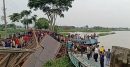 জগন্নাথপুরে বেইলি ব্রিজ ভেঙে নদীতে ট্রাক : চালক ও হেলপার নিখোঁজ