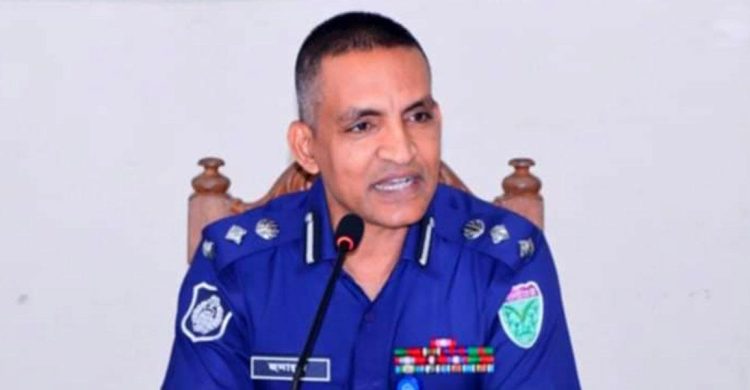 সিলেটে ডিআইজির বাসায় মুরগি পাহারা দিতে হতো ৩ পুলিশকে