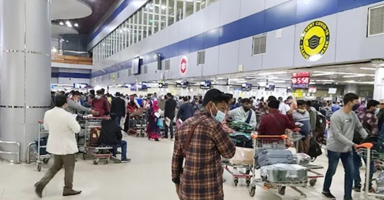 শাহজালাল বিমানবন্দরে যাত্রীর সঙ্গে অসদাচরণ, তিন কর্মকর্তা বরখাস্ত