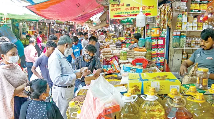 নিয়ন্ত্রণহীন বাজার নেপথ্যে কী
