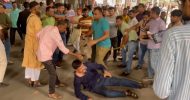 প্রেস ক্লাবের সামনে আওয়ামী লীগের কর্মীদের পিটিয়েছে বিএনপি সমর্থকরা