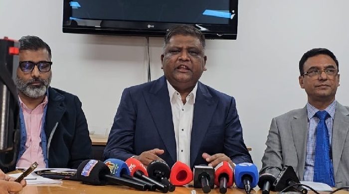 ড. ইউনূসসহ ৬২ জনের বিরুদ্ধে আন্তর্জাতিক আদালতে আনোয়ারুজ্জামানের অভিযোগ