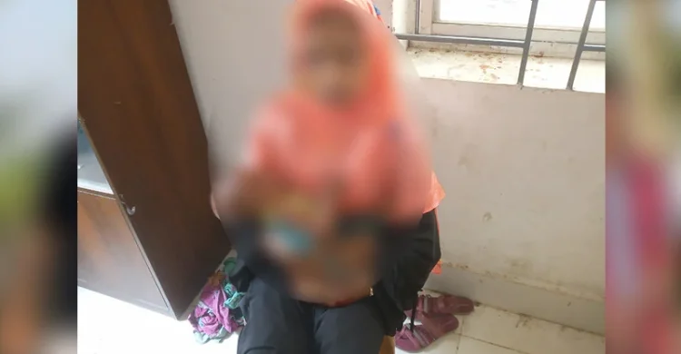 শিশুকে ৪০ হাজার টাকায় বিক্রি, মা কিনলেন মোবাইল