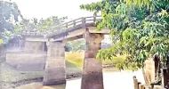 জগন্নাথপুরে তিন বছরেও হয়নি সংস্কার : দেবে গেছে পিলার, হেলে আছে সেতু