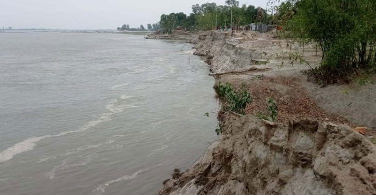 ভাঙছে নদ, কাঁদছে মানুষ