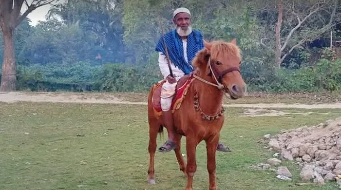 চলে গেলেন ‘শেষ ঠিকানার কারিগর’ মনু মিয়া