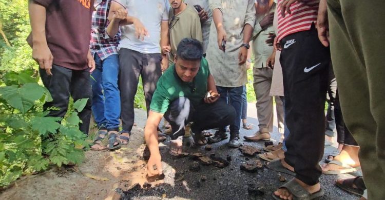 হাত দিতেই উঠে এলো কার্পেটিং, কাজ বন্ধ করে দিলেন হাসনাত আব্দুল্লাহ