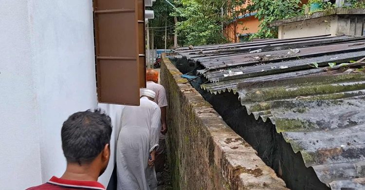প্রভাবশালীদের বেড়ায় অবরুদ্ধ মুক্তিযোদ্ধা পরিবার