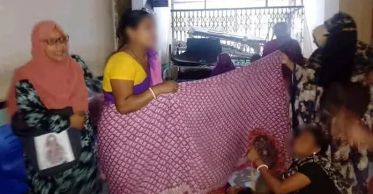 অপেক্ষা করতে করতে ওসমানী মেডিকেল কলেজ হাসপাতালের বারান্দায় সন্তান প্রসব