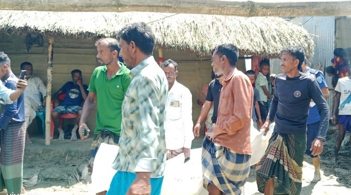 সিলেটে মায়ের লাশের পাশে কাঁদছিল অবুঝ সন্তানরা, দরজা ভেঙে উদ্ধার