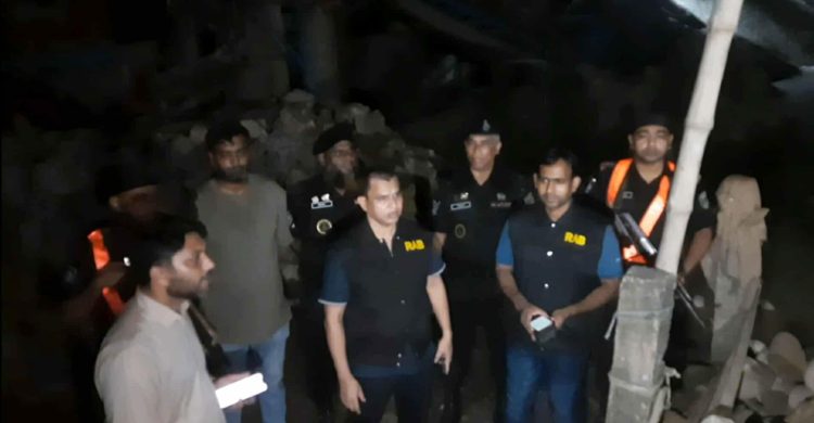 সিলেটে লুট হওয়া পাথর ঢাকার জামায়াত নেতার গদি থেকে উদ্ধার