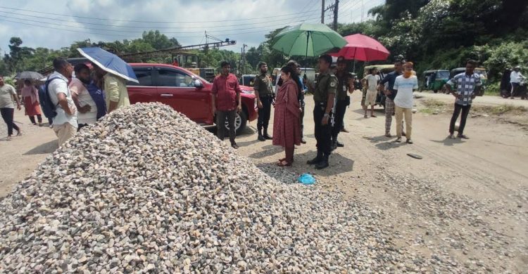 সিলেটে বাসাবাড়িতেও মিলছে লুট করা পাথর, ২ লাখ ঘনফুট উদ্ধার