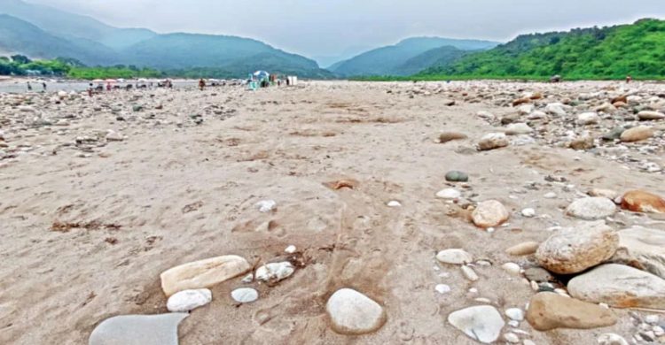 পাথর লুট: দুদকের রিপোর্ট নেতাদের ‘চ্যালেঞ্জ’