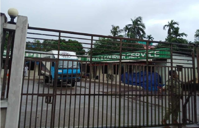 সিলেটে এসএ পরিবহন থেকে বিপুল পরিমাণ চোরাই পণ্য জব্দ