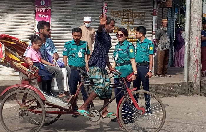 সিলেটে অবৈধ যানবাহনের বিরুদ্ধে অভিযান শুরু, পুলিশ কমিশনারের হুশিয়ারি