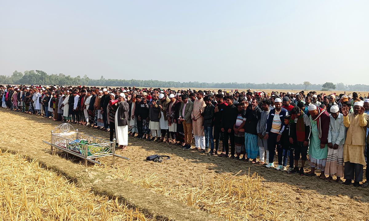 ছোট্ট সাজিদের জানাজায় হাজারো মানুষের ঢল, শোকে স্তব্ধ গ্রাম