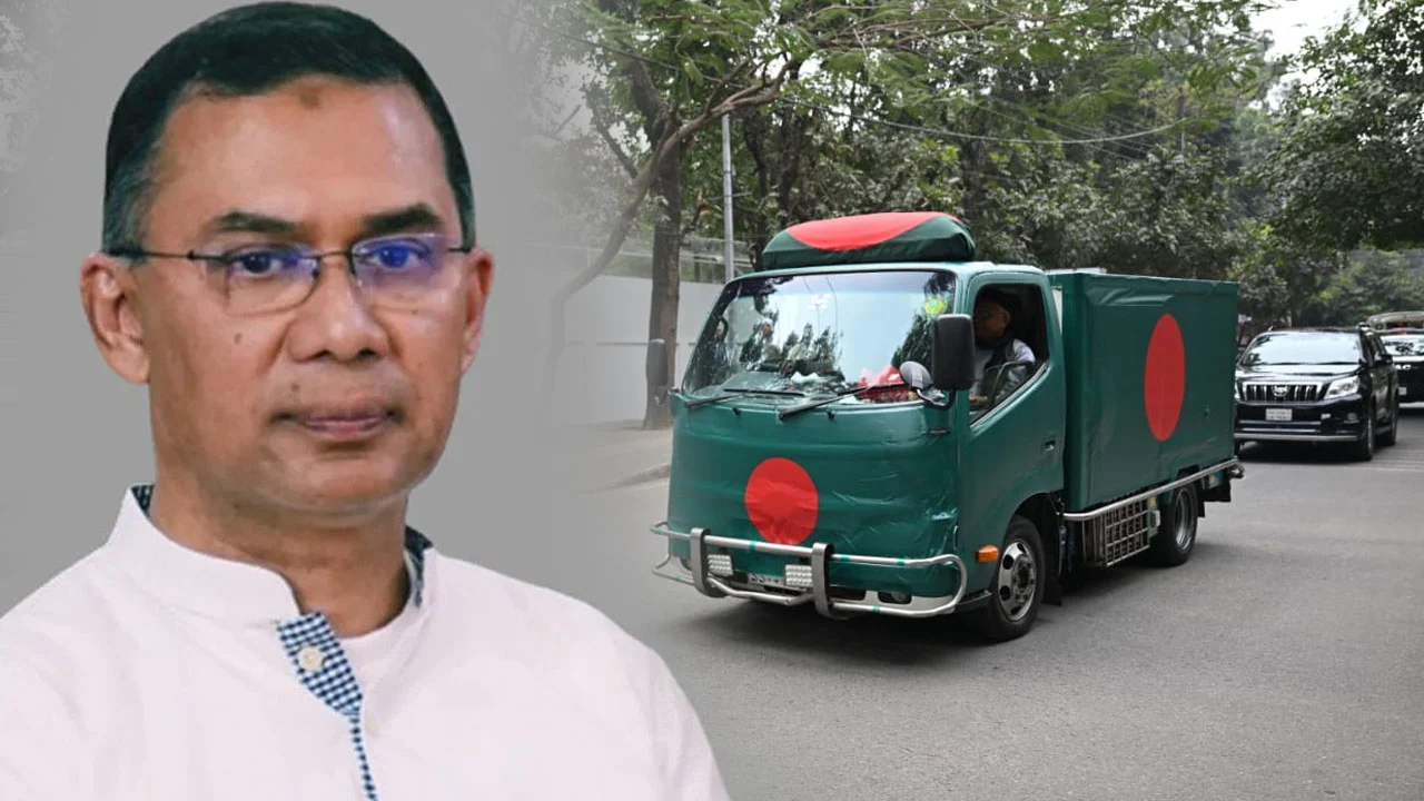 জানাজাস্থলে মাকে নিয়ে যাচ্ছেন তারেক রহমান